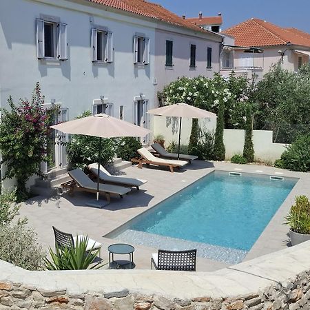 Villa Mira With A Heated Pool And A Sea View Božava Exterior foto