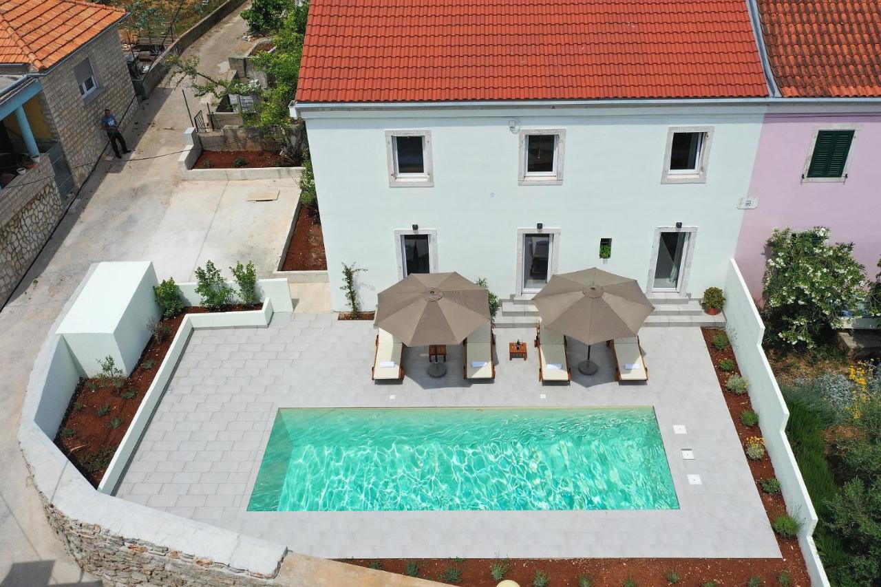 Villa Mira With A Heated Pool And A Sea View Božava Exterior foto